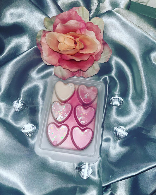Frosted 6pc Heart Clamshell